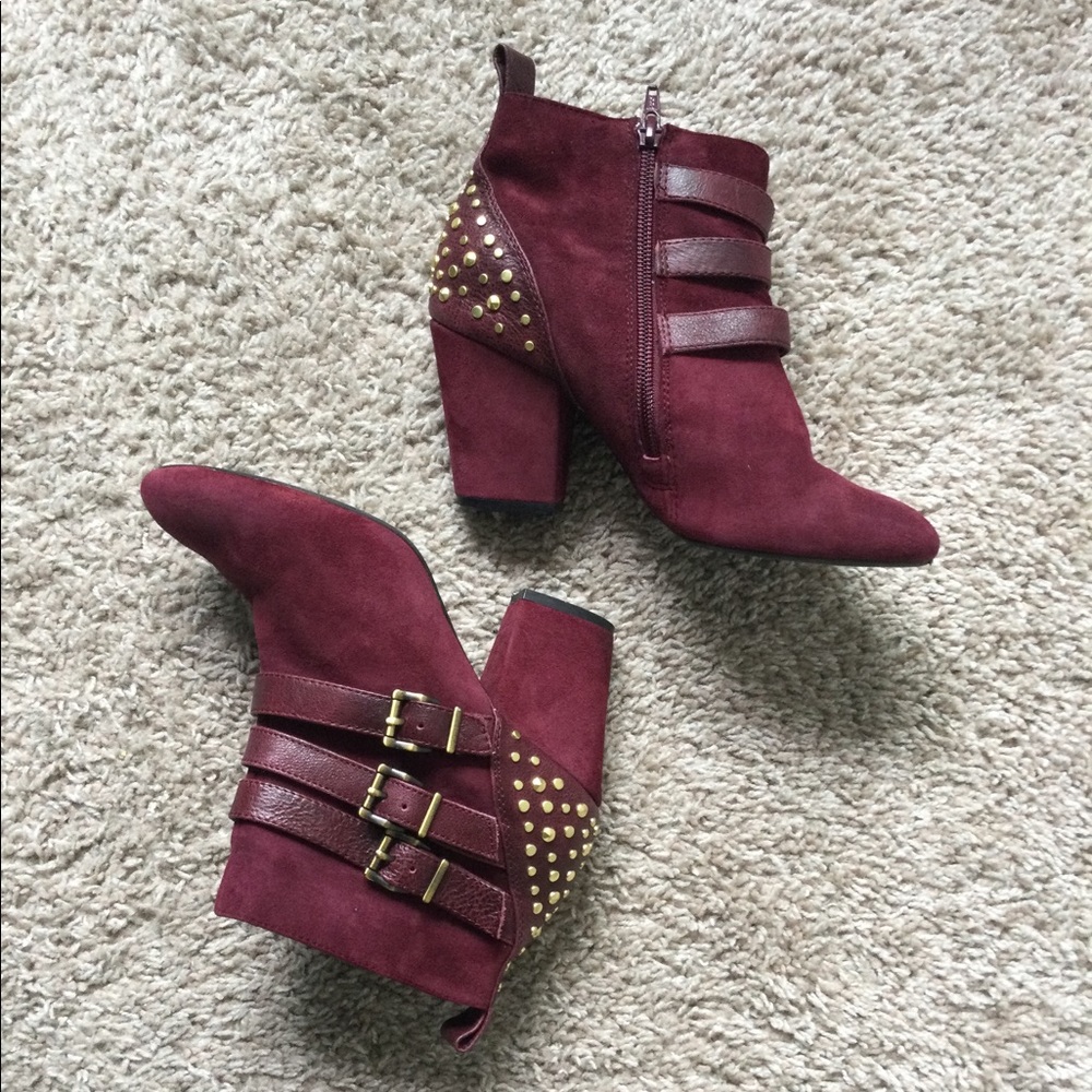 Jessica Simpson Women’s Catie Booty - Picture 1 of 16
